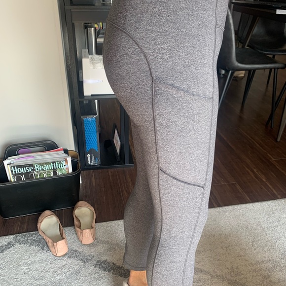 Gray lululemon cropped pants great condition - Picture 3 of 5